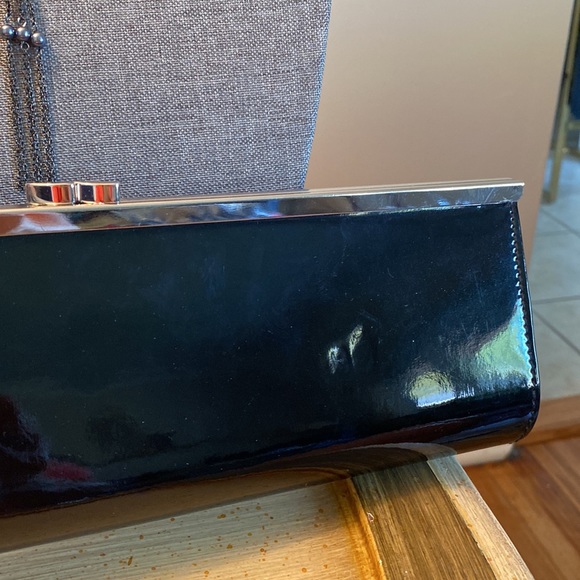 ☘️ Clutch Cigarette Handbag with Strong Clasp - Picture 4 of 5